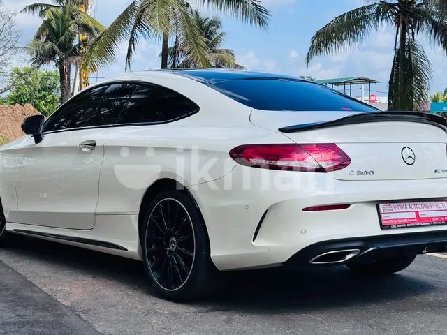 Mercedes-Benz C300 2016 photo 2