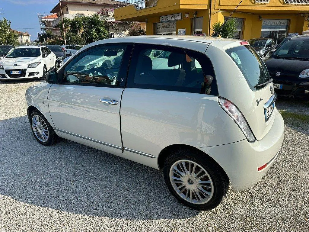 Lancia Ypsilon 2011 photo 4