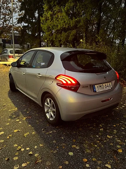 Peugeot 208 2017 photo 3