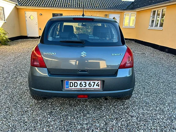 Suzuki Swift 2007 photo 5