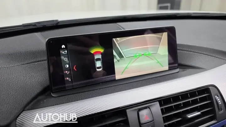 BMW 3 Series 2018 photo 2