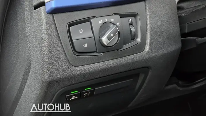 BMW 3 Series 2018 photo 4