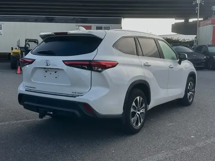 Toyota Highlander 2021 photo 3