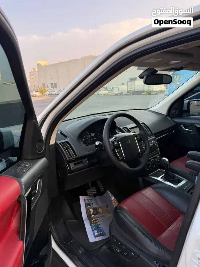 Land Rover Lr2 2014 photo 4