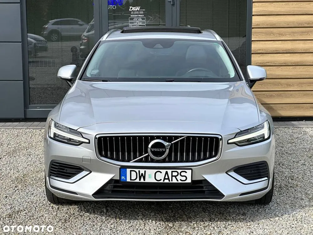 Volvo V60 2019 photo 2