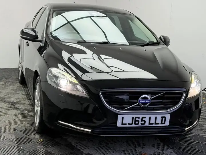 Volvo V40 2015 photo 2