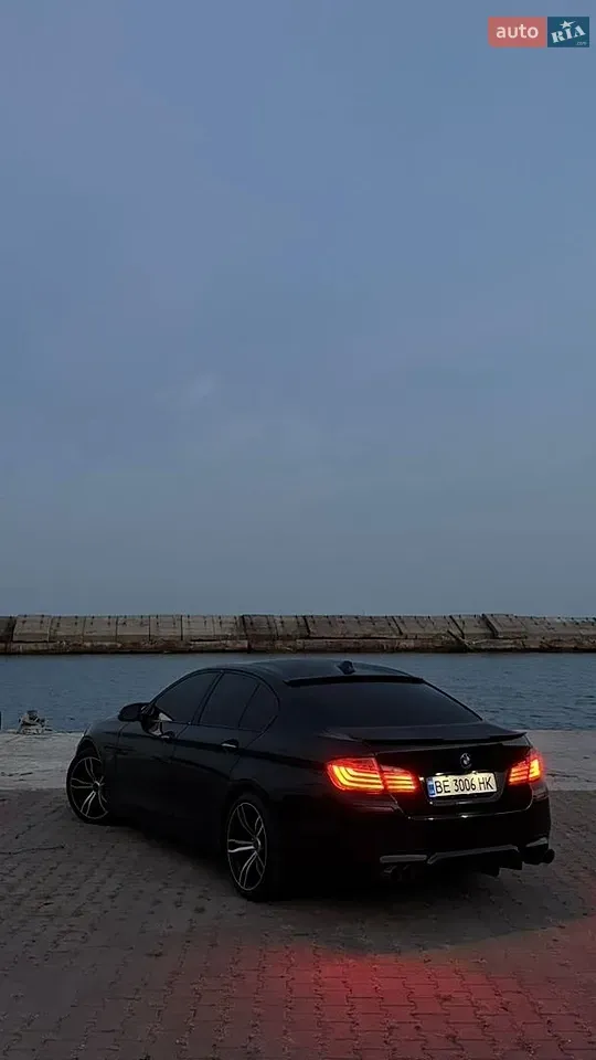 BMW 5 Series 2015 photo 2