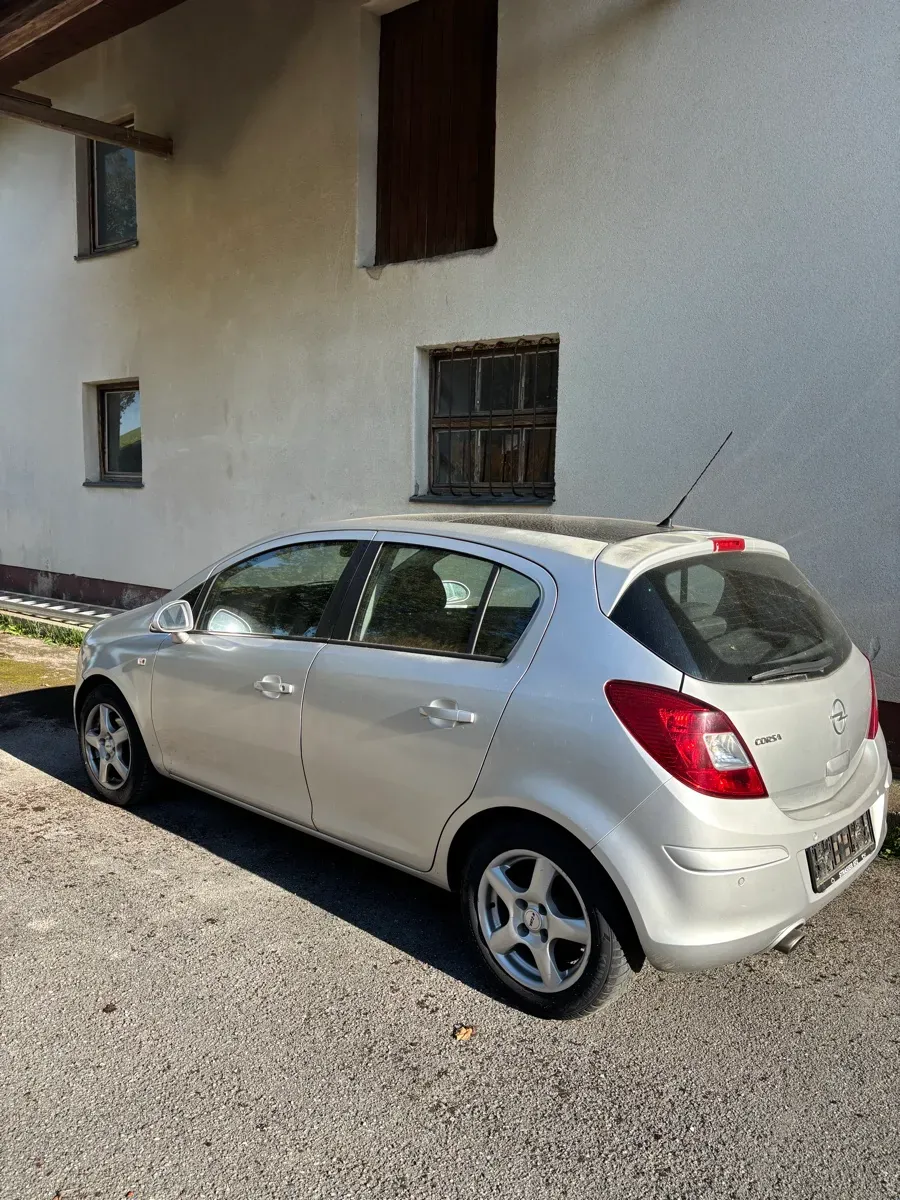 Opel Corsa 2008 photo 2