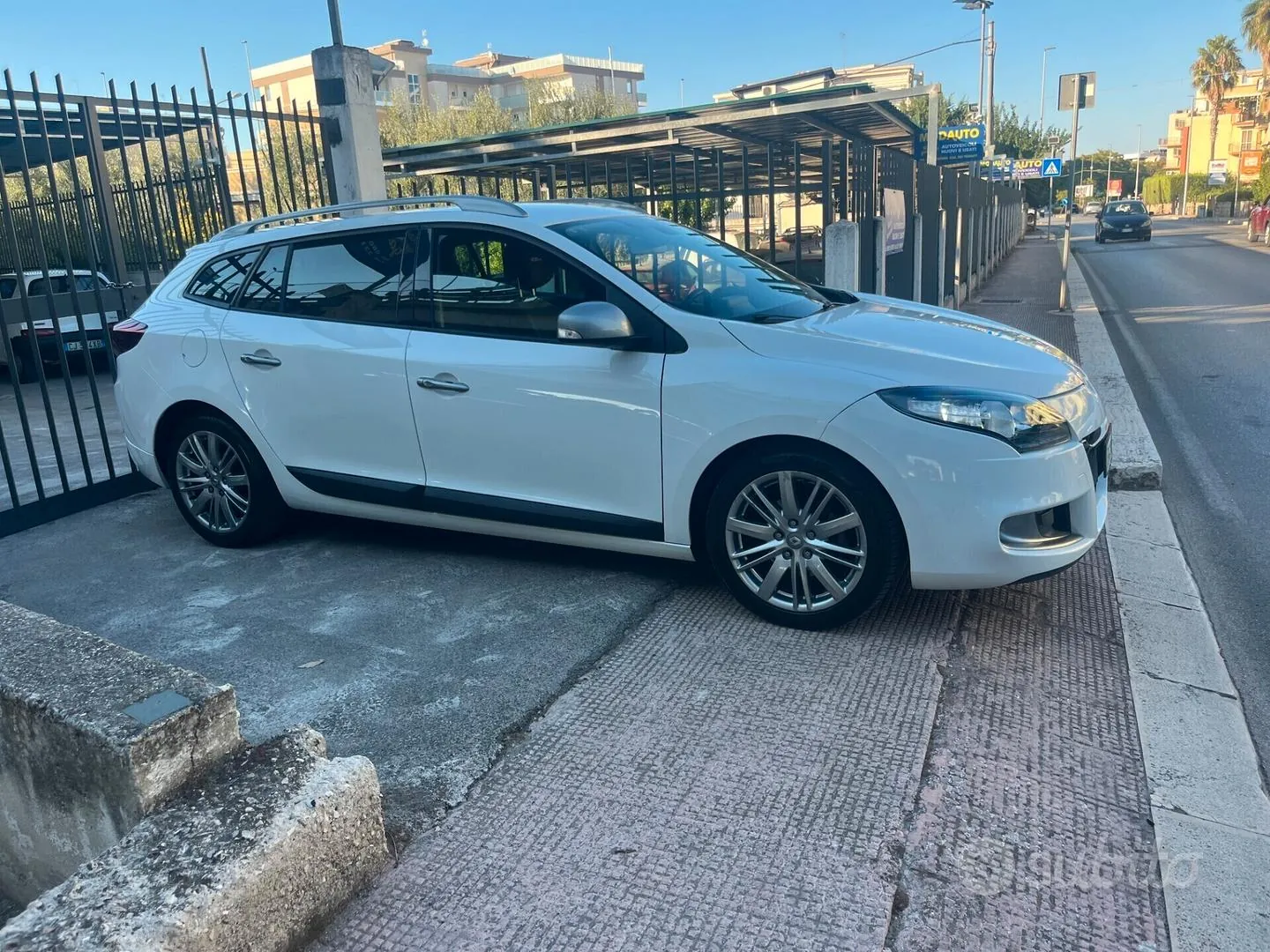 Renault Megane 2011 photo 3