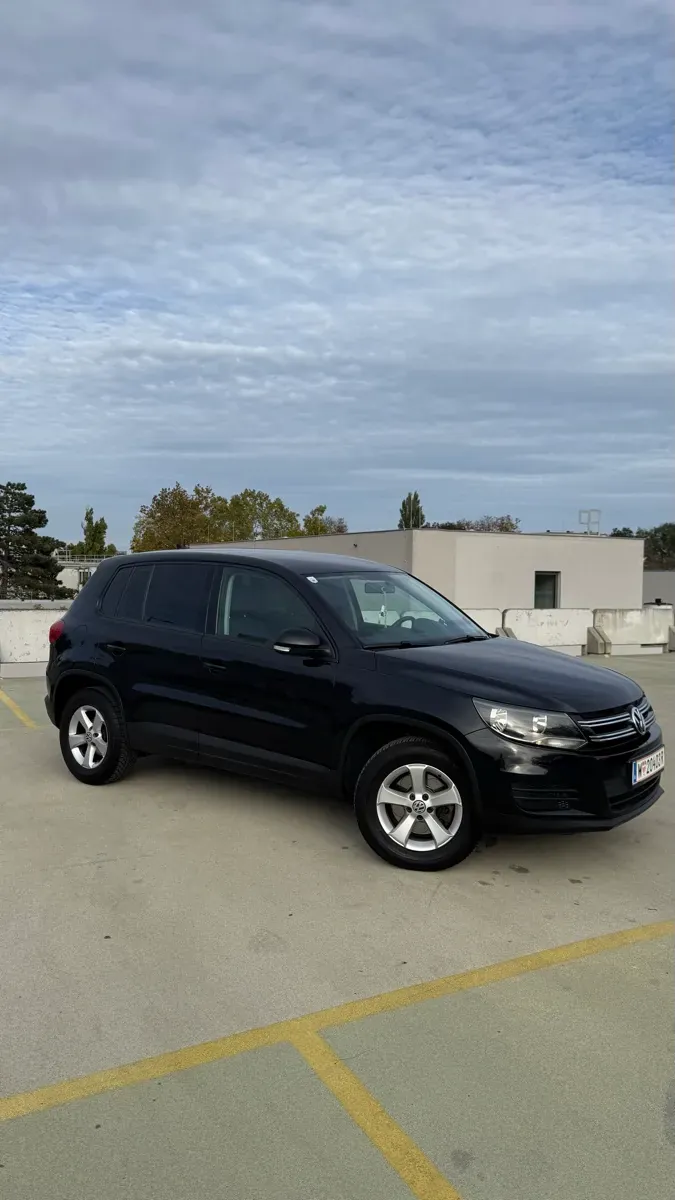 Volkswagen Tiguan 2011 photo 2