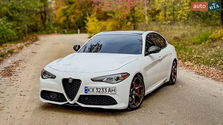 Alfa Romeo Giulia 2017 photo 4