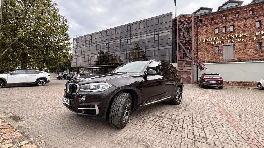 BMW X5 2015 photo 2