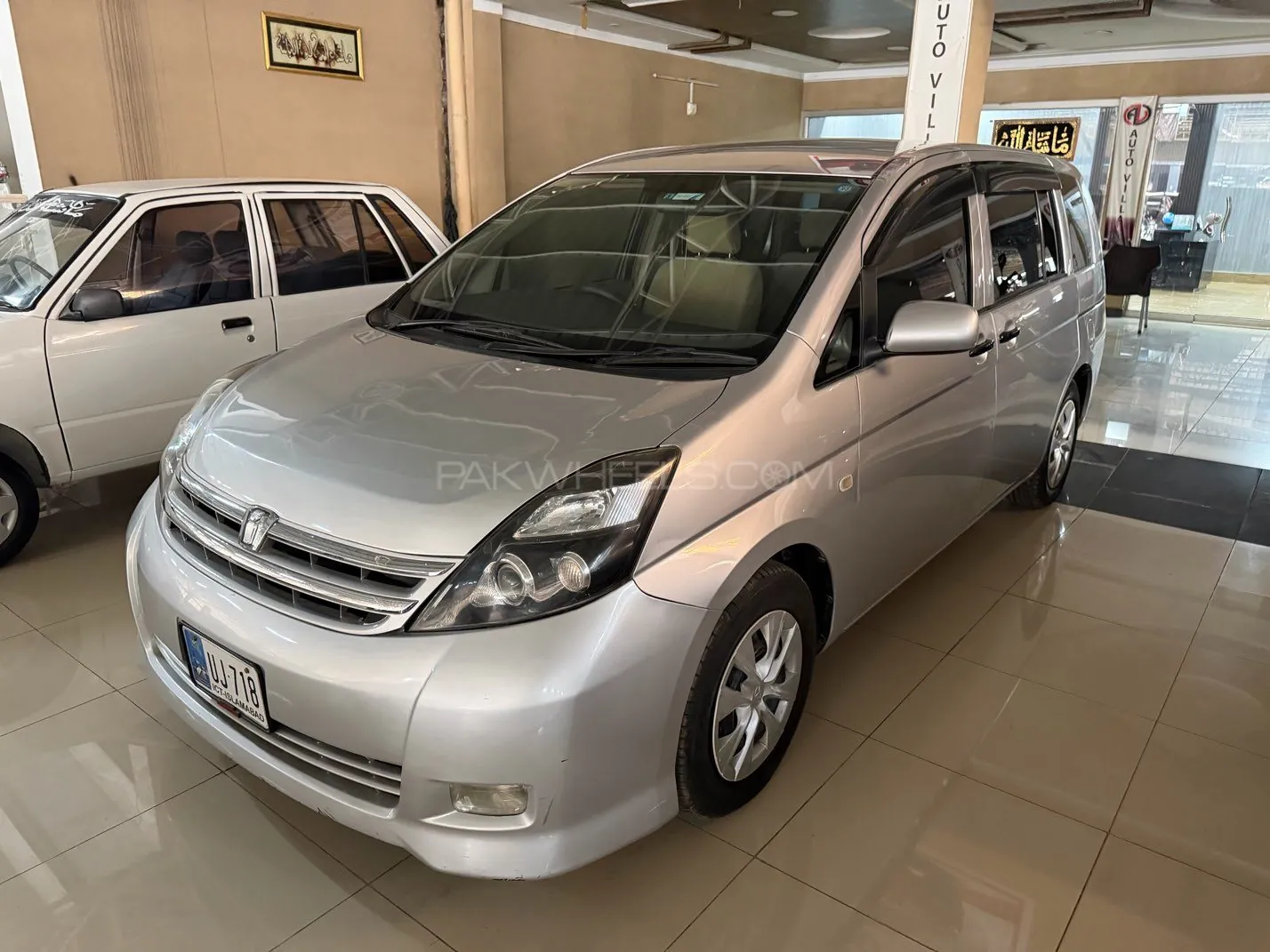 Toyota Isis
