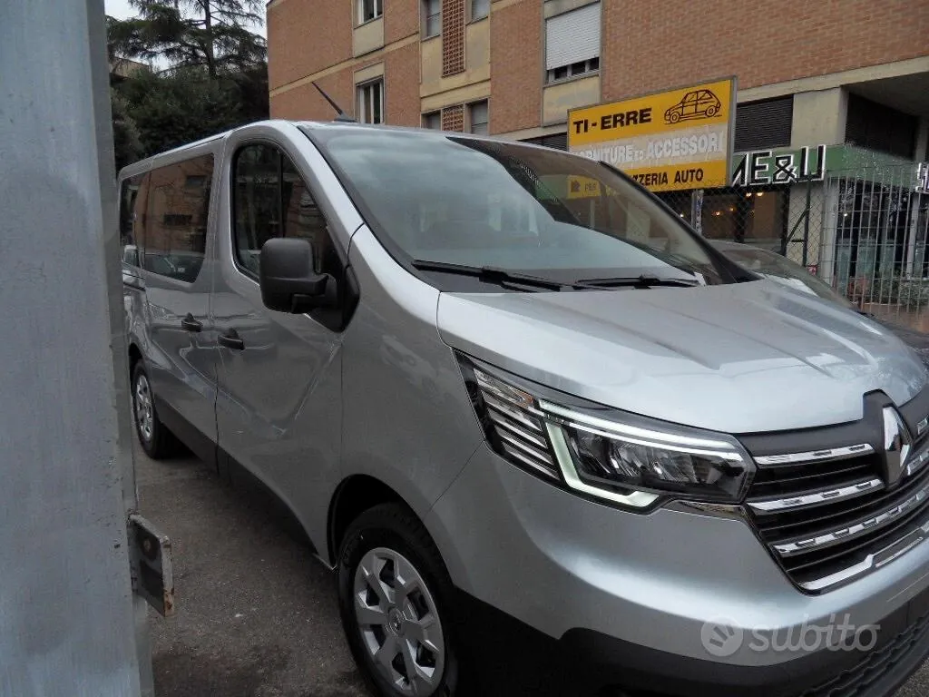 Renault Trafic 2024 photo 2