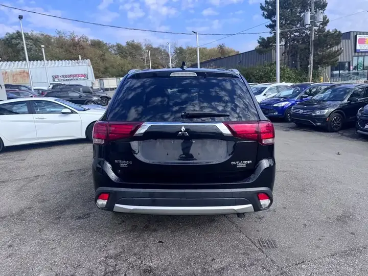 Mitsubishi Outlander 2017 photo 5