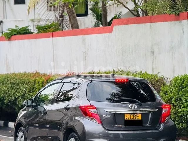 Toyota Vitz 2015 photo 5