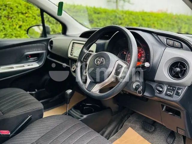 Toyota Vitz 2015 photo 3