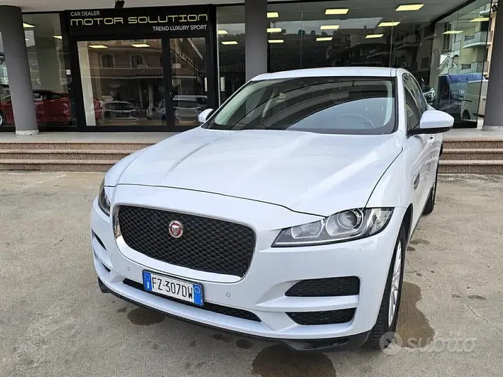 Jaguar F-Pace 2019 photo 5