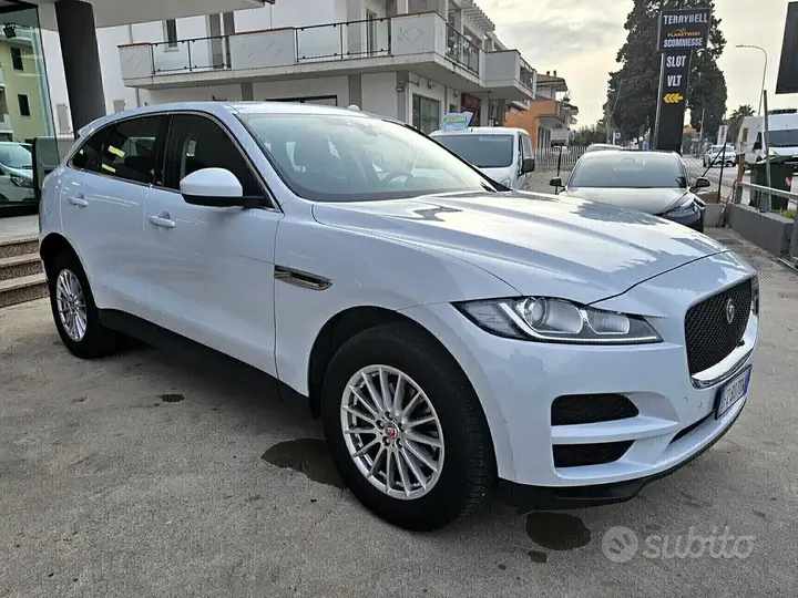 Jaguar F-Pace
