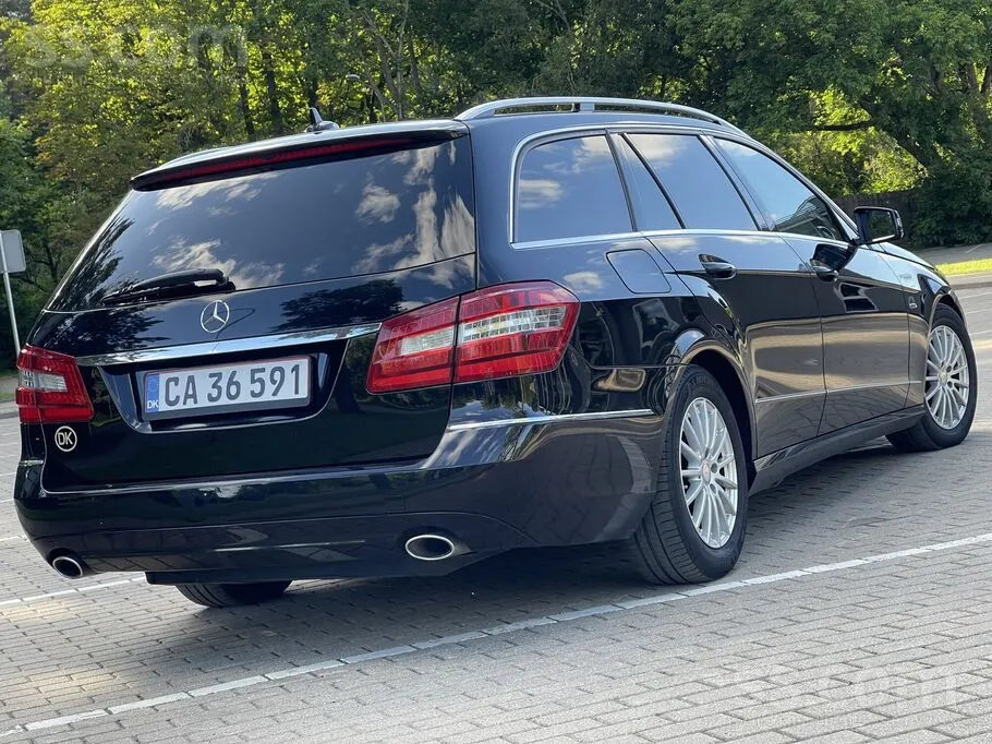 Mercedes-Benz E300 2012 photo 2