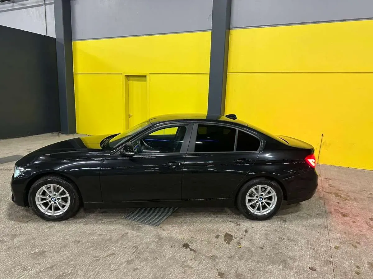 BMW 3 Series 2018 photo 3