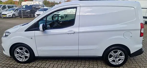 Ford Transit Courier 2021 photo 2