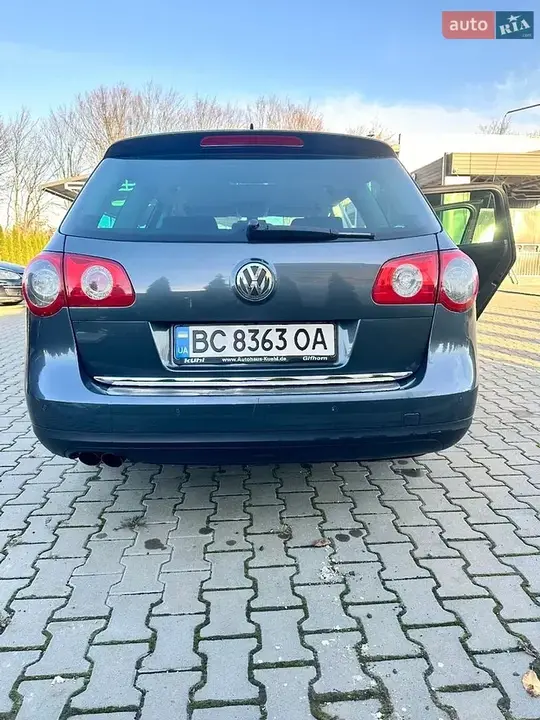Volkswagen Passat 2010 photo 4