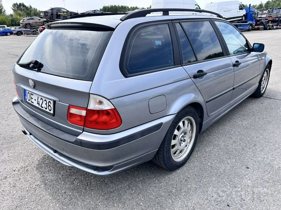 BMW 318 2003 photo 4