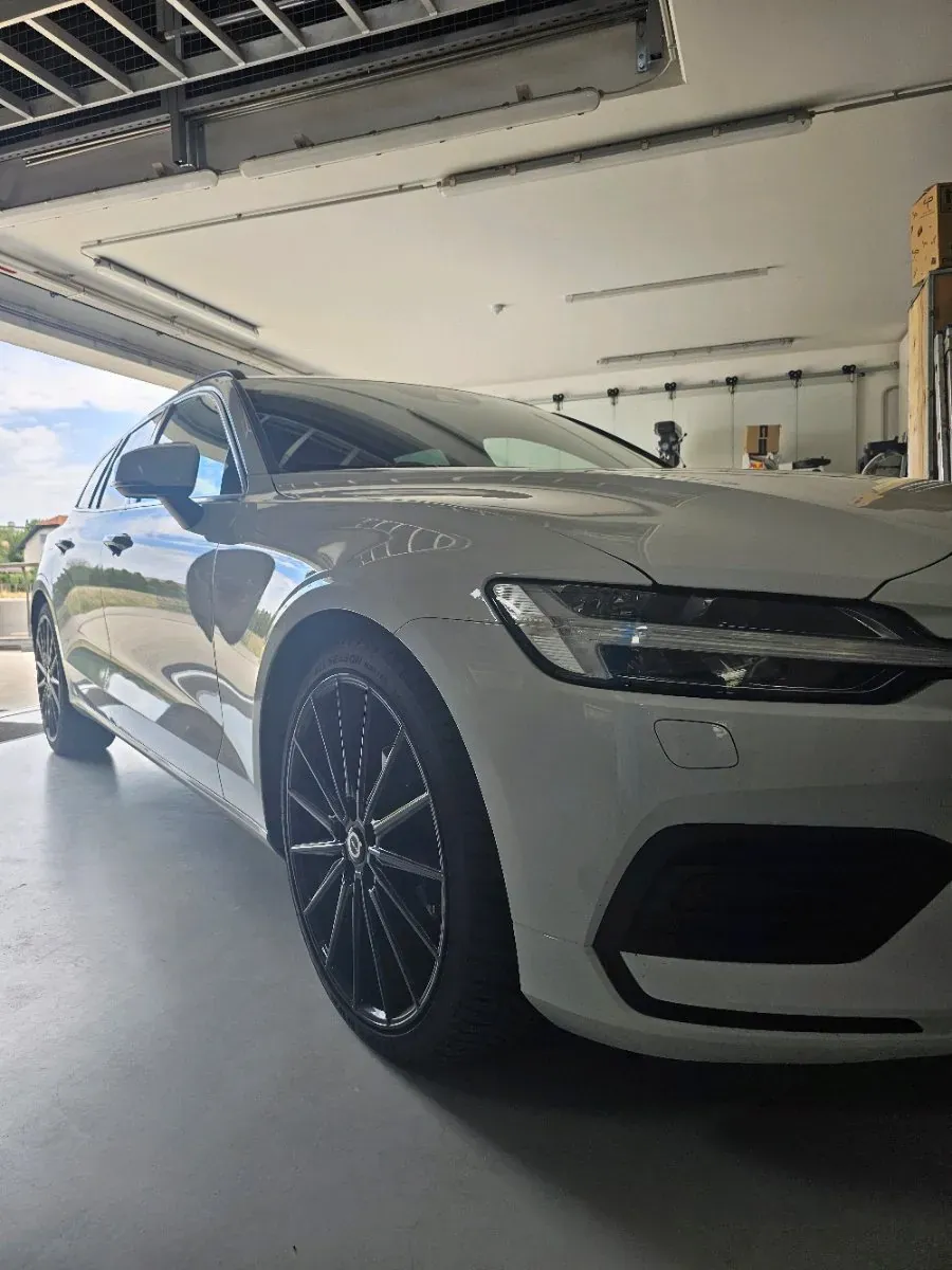 Volvo V60 2022 photo 3