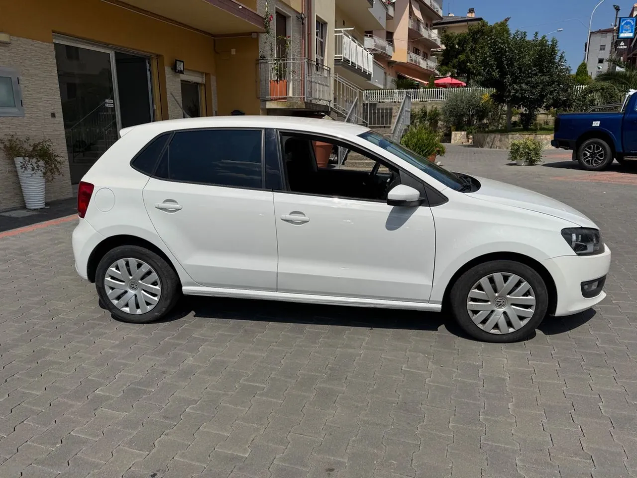 Volkswagen Polo 2011 photo 4