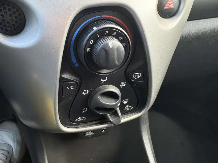 Peugeot 108 2016 photo 4