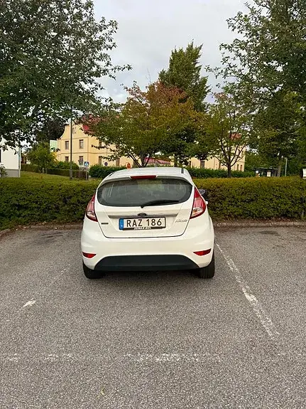 Ford Fiesta 2017 photo 2