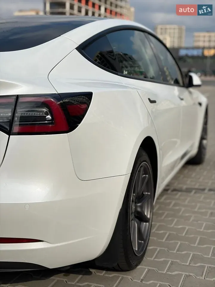 Tesla Model 3 2022 photo 4