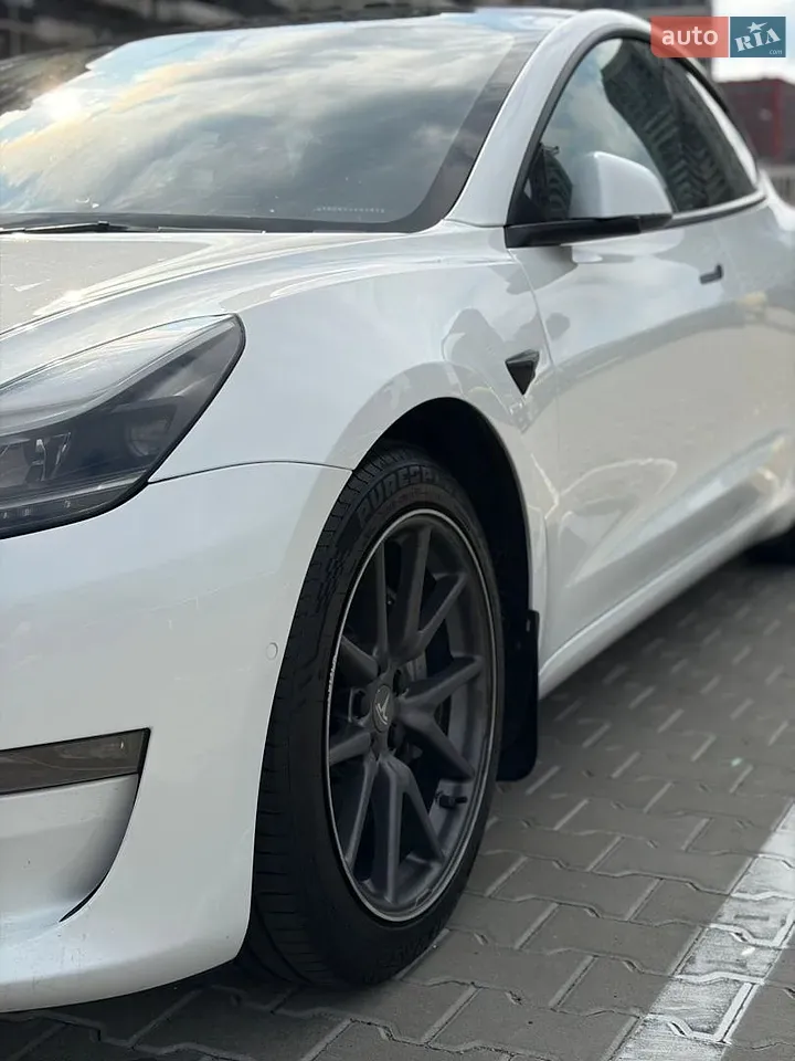 Tesla Model 3 2022 photo 2
