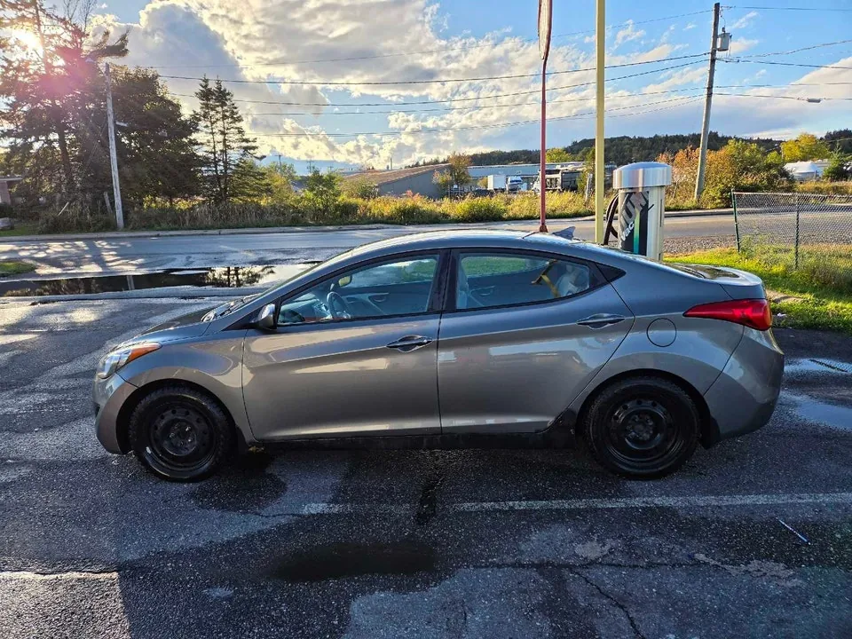 Hyundai Elantra 2012 photo 2