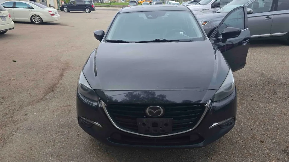 Mazda Mazda3 2018 photo 3