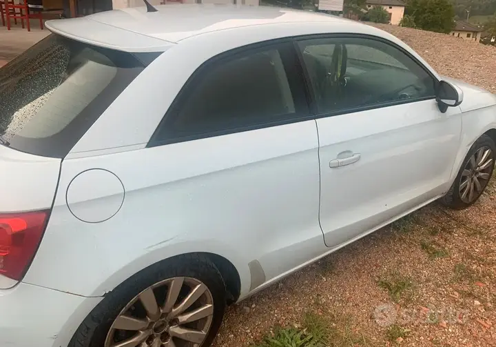 Audi A1 2011 photo 3