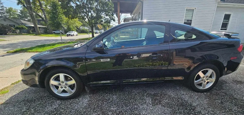 Pontiac G5 2009 photo 3