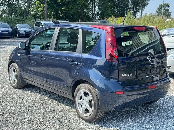 Nissan Note 2010 photo 5