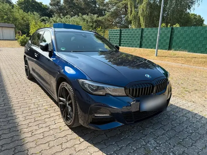 BMW 330E