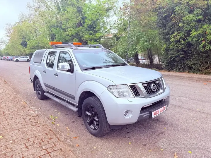 Nissan Navara 2010 photo 2