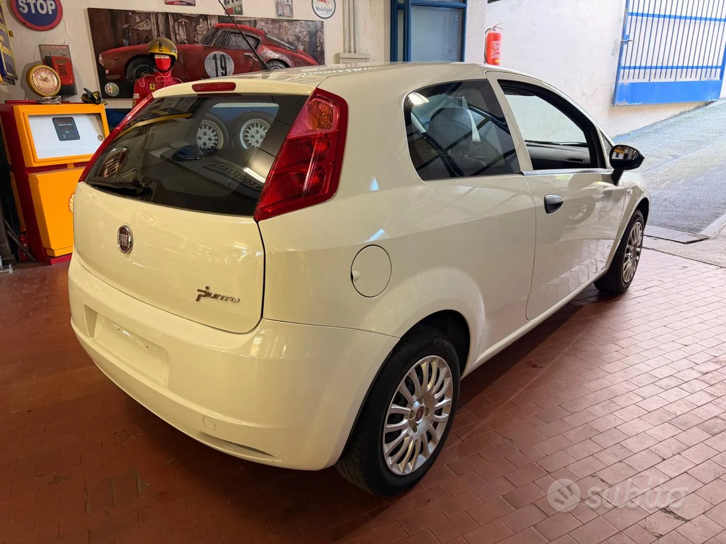 Fiat Punto 2012 photo 3