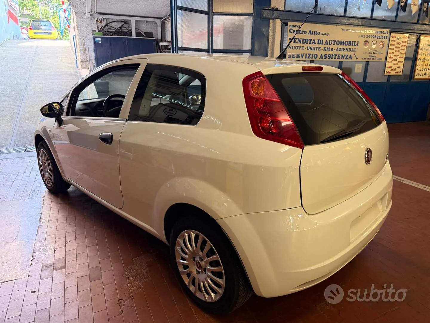Fiat Punto 2012 photo 5