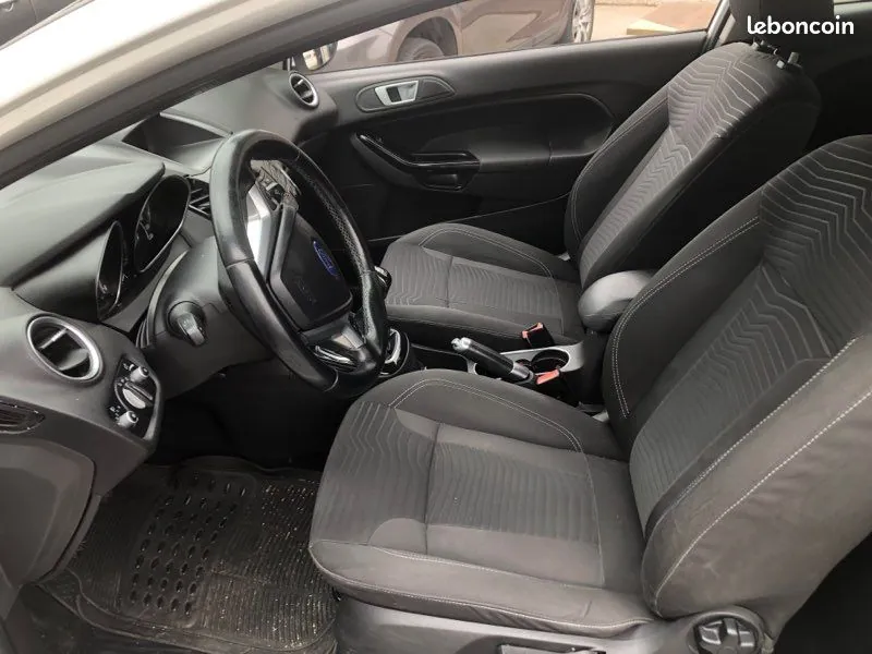 Ford Fiesta 2013 photo 4
