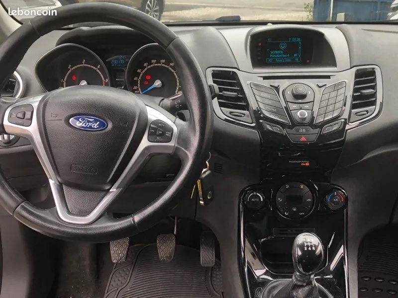 Ford Fiesta 2013 photo 5