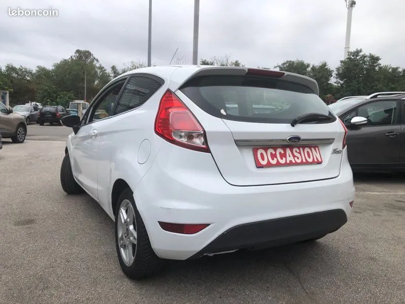 Ford Fiesta 2013 photo 2