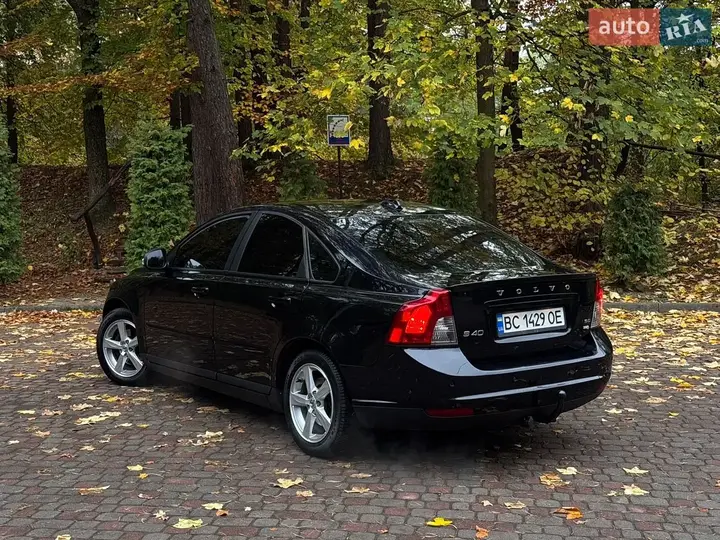 Volvo S40 2010 photo 4