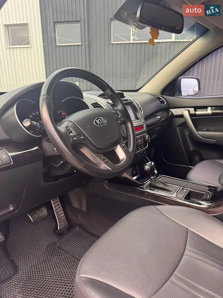Kia Sorento 2013 photo 3