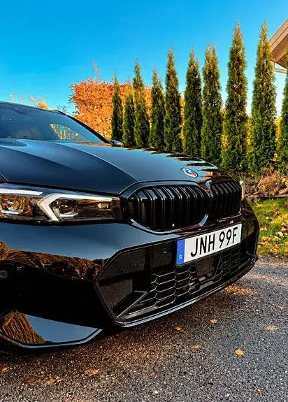 BMW 330E 2023 photo 2