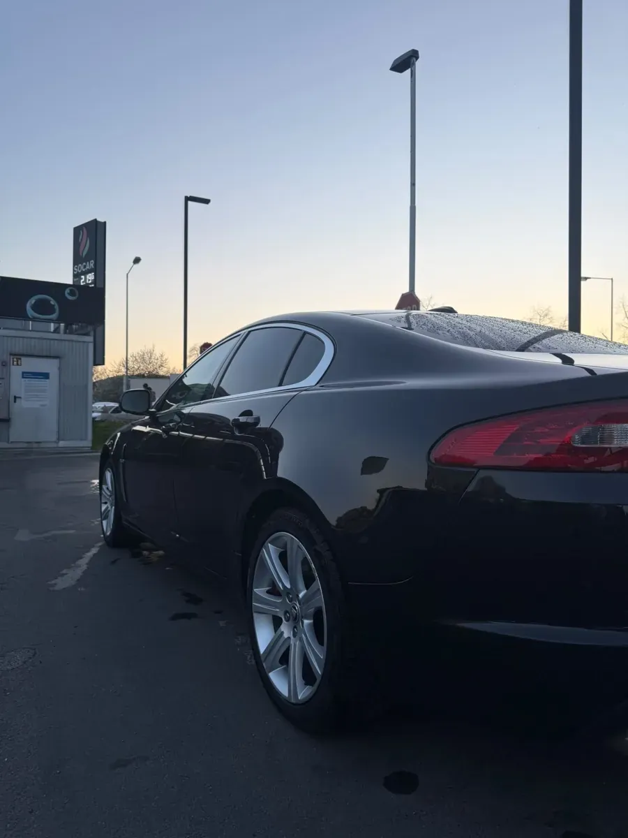 Jaguar Xf 2011 photo 2